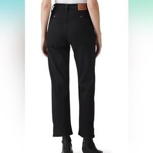 Levi's Womens Riveted Ribcage Straight ankle
New size 31